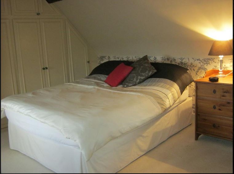 Double room at thatched bed and breakfast near Ledbury
